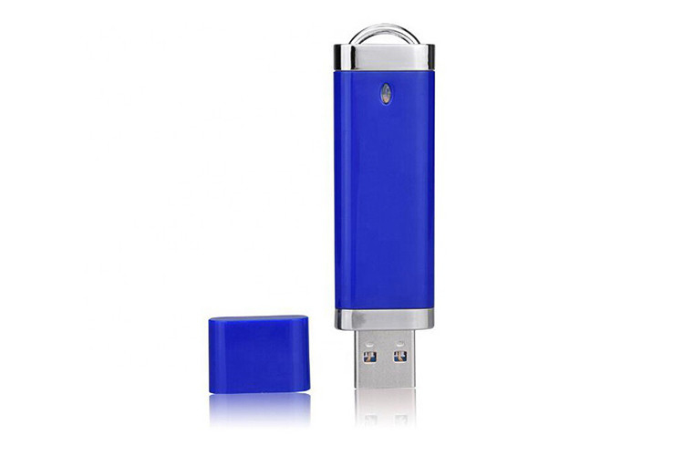 Plastic 16G 2.0 USB blue color with customized logo and package from show life brand